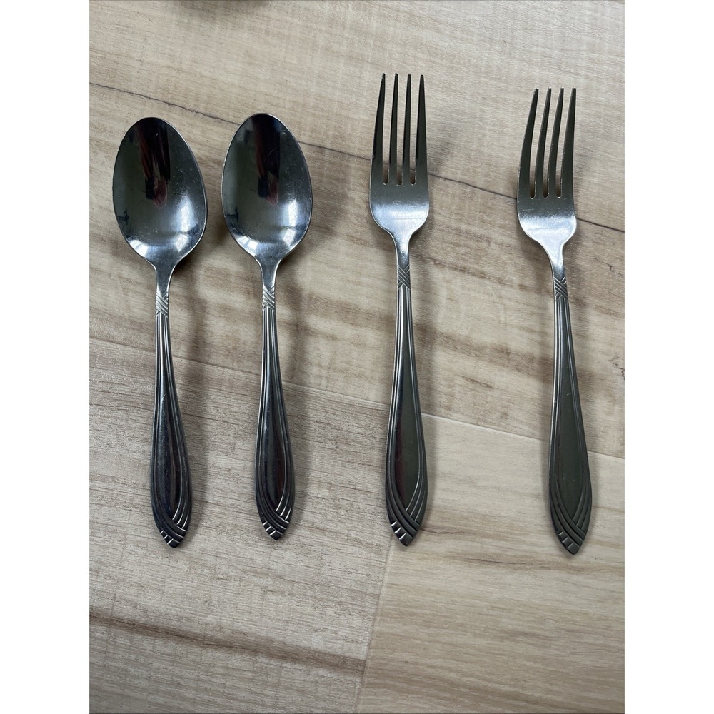 SET OR 4  WINDWARD  ONEIDA 18-0 Stainless‎ 2 Spoons And 2 Dinner Forms